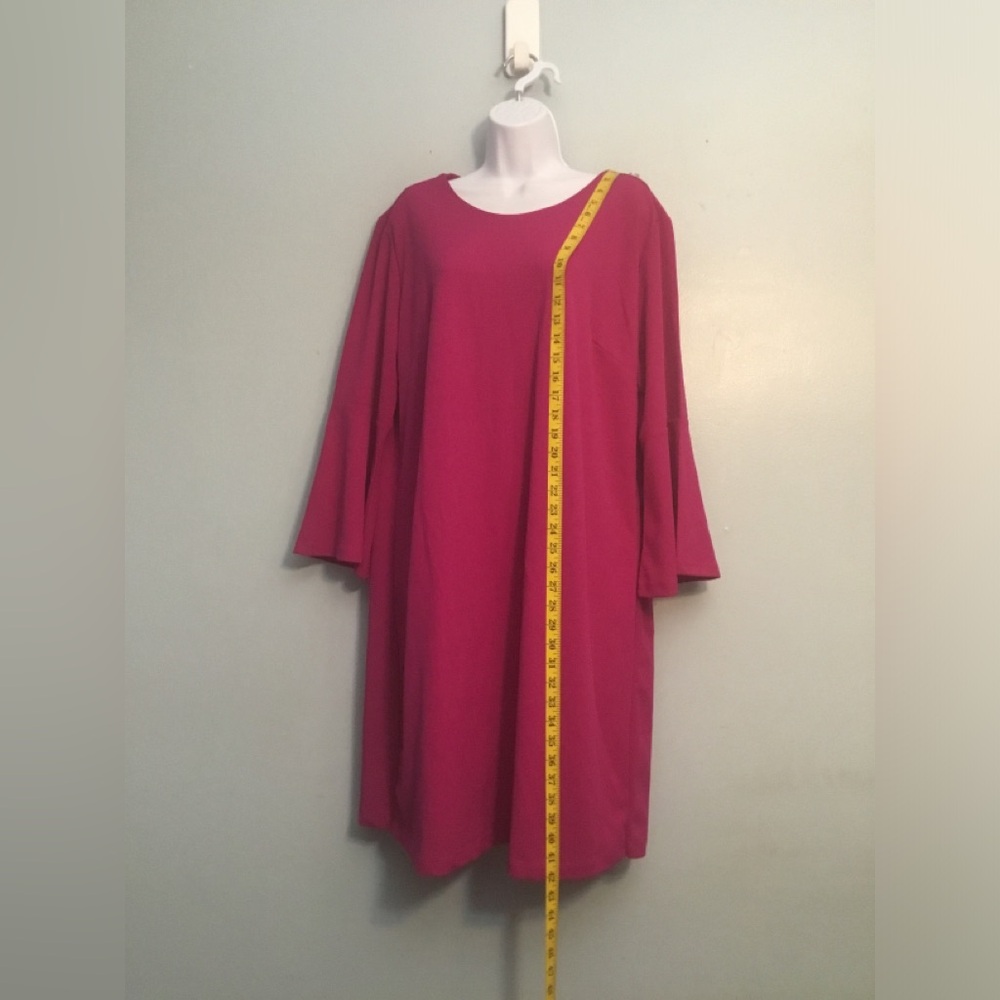 Women's Fuchsia Bell-Sleeve Shift Dress